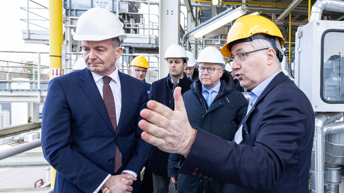 Bundesverkehrsminister Wissing zum Besuch auf der Bioliq-Anlage am KIT